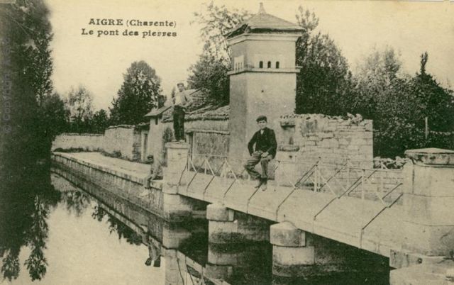 Pont des Pierres.jpg